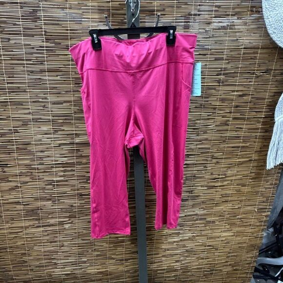 ID Ideology Plus Size Cropped Leggings - Fiery Pink Size 3X - Picture 2 of 3